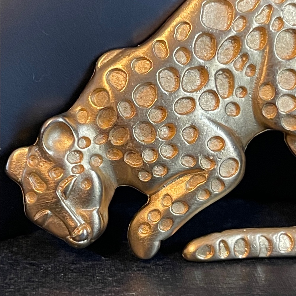 Vintage Oversized Gold-Tone Leopard Brooch - Picture 3 of 6
